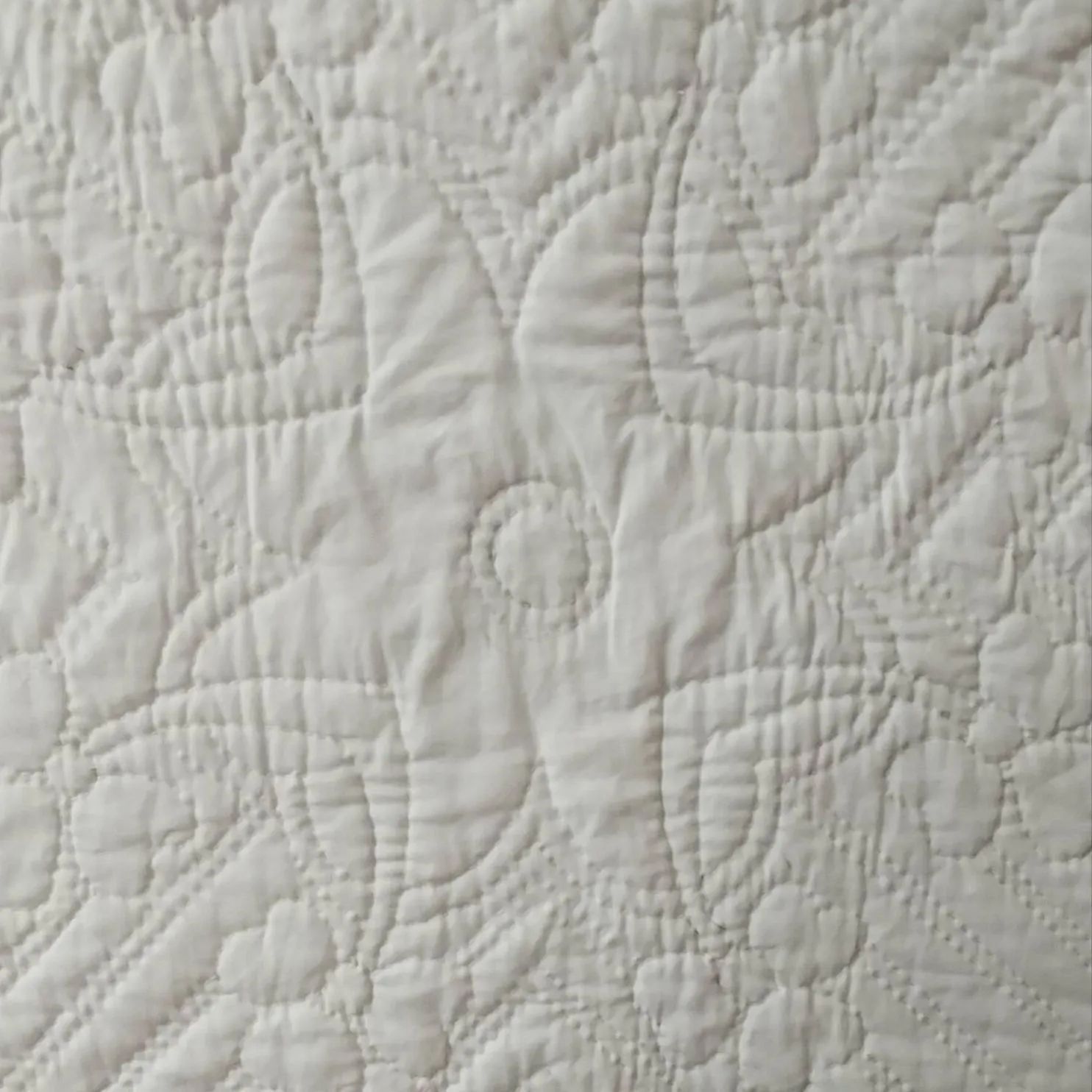 💮ホワイトキルトタペストリー・カバー・シート(約45cm×45cm) - メルカリ