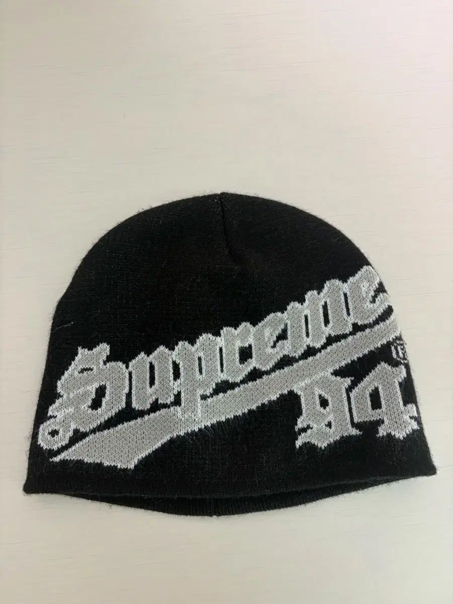 シュプリーム ニューエラ スクリプト ビーニー 22 fw