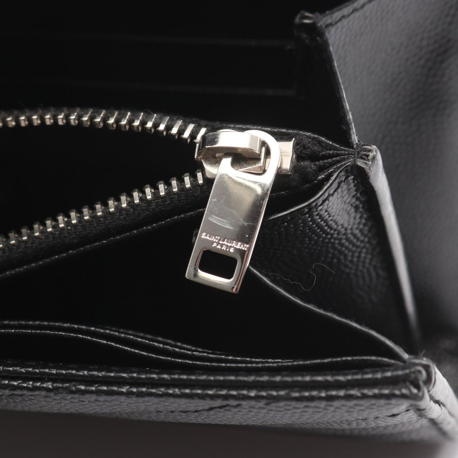 レザー カサンドラ