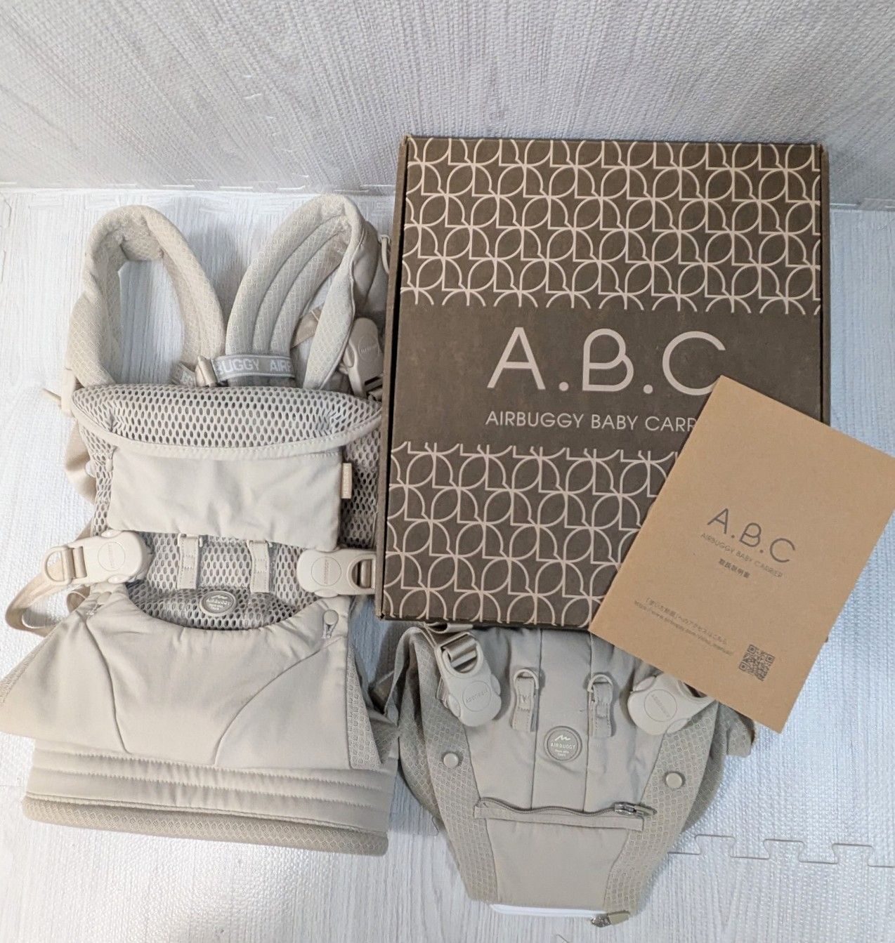 超美品 エアバギー 抱っこ紐 A.B.C AIRBUGGY BABY CARRIER BASIC PLUS 超美品 エアバギー 抱っこ紐 A.B.C AIRBUGGY BABY CARRIER BASIC PLUS