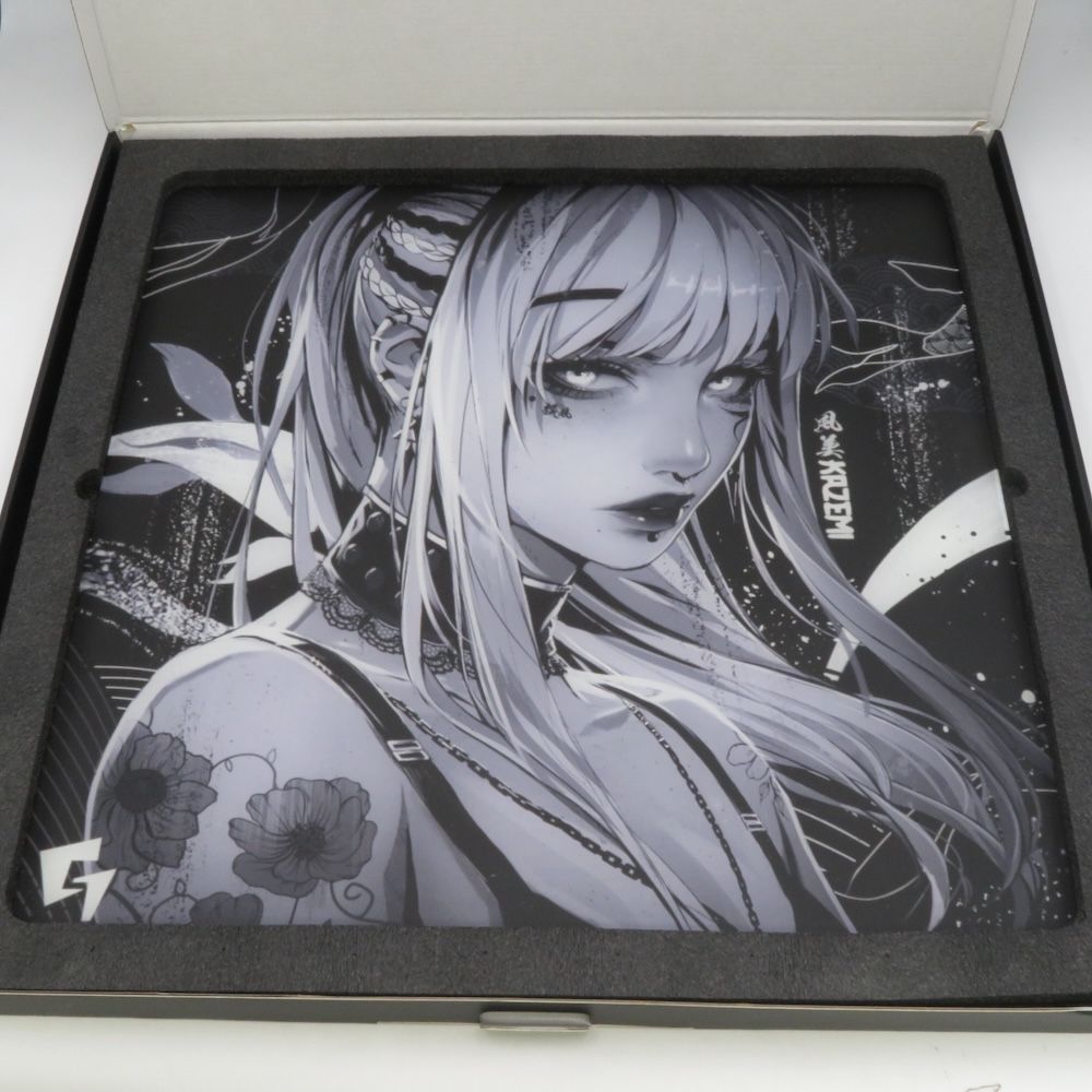 美品 GLSSWRKS Kazemi ガラスマウスパッド GLSSWRKS(グラスワークス) Kazemi プレミアムガラスマウスパッド Dark