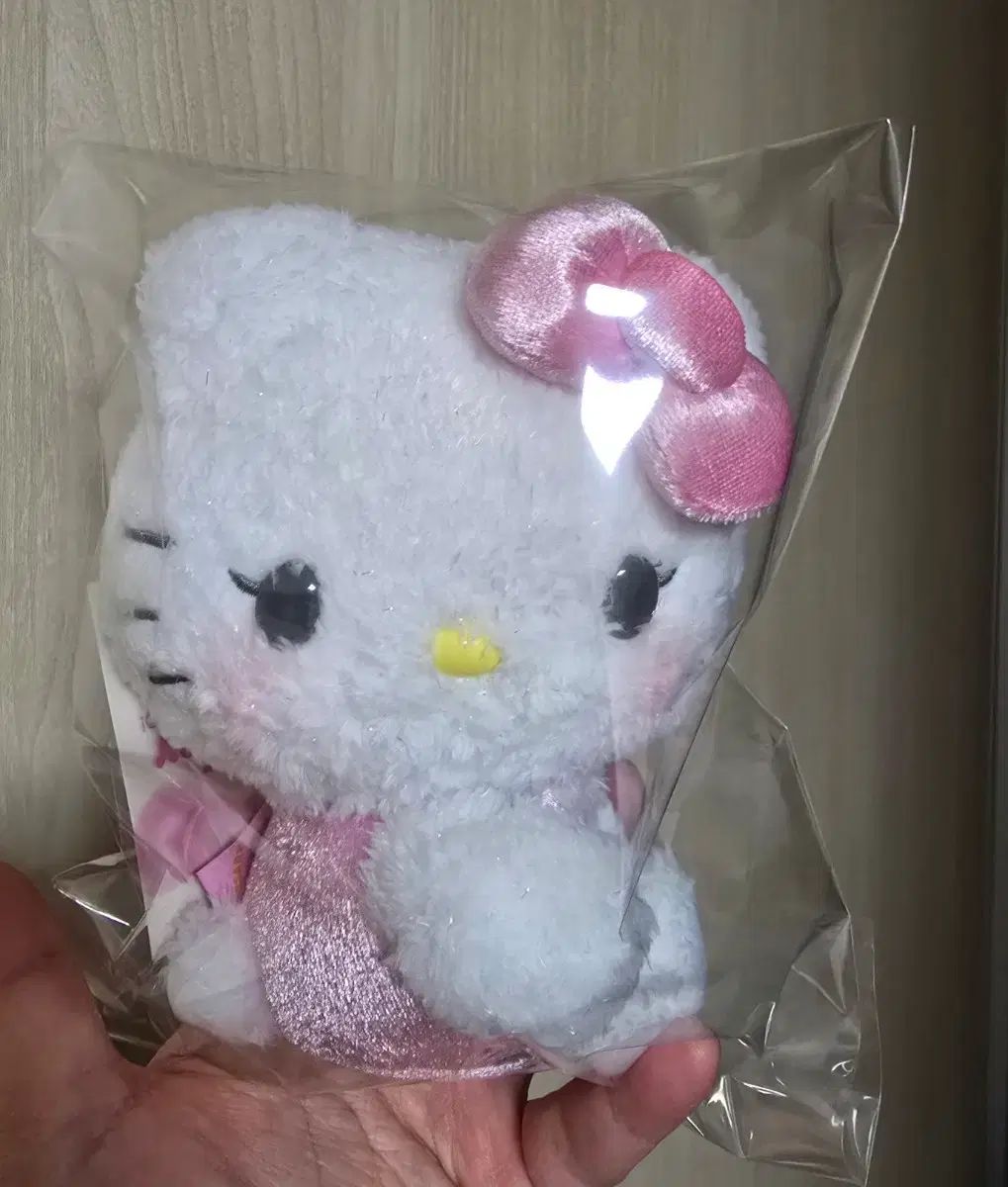 ハローキティ 50周年 anniversary 正規品 限定モデル まつ毛キティ