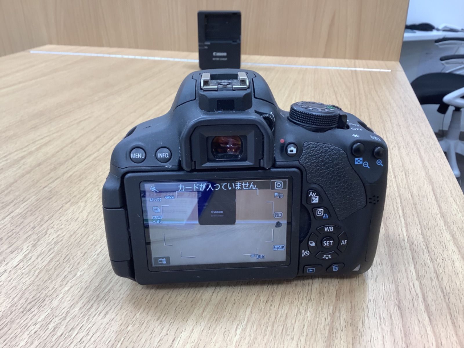 D 1882 Canon EOS Kiss X 7 i 18-55 mmレンズセット