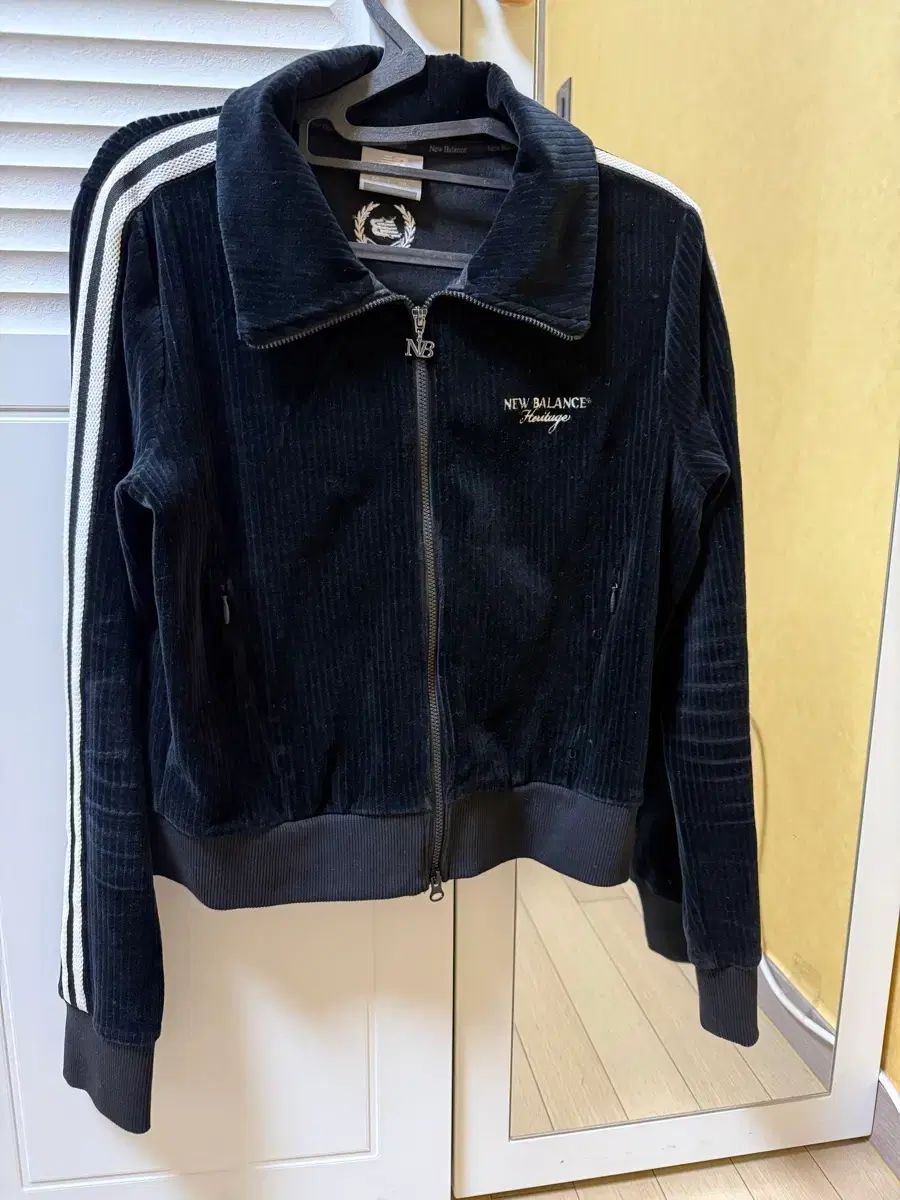 Balance ベルベット ゴージ トラック ジップアップ