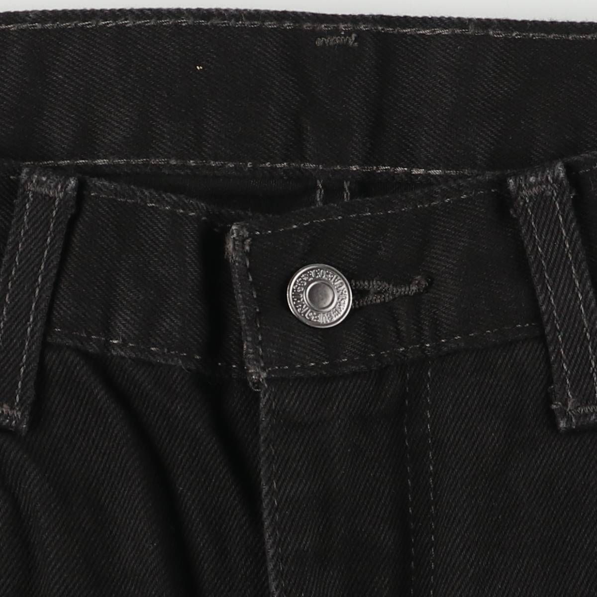 テーパードデニムパンツ