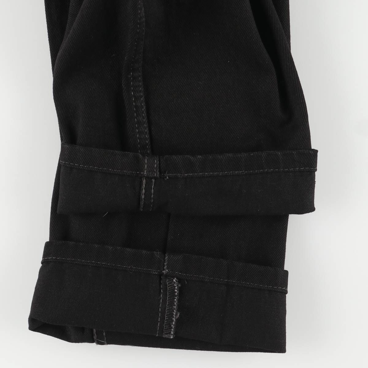 ブラックデニム テーパードデニムパンツ