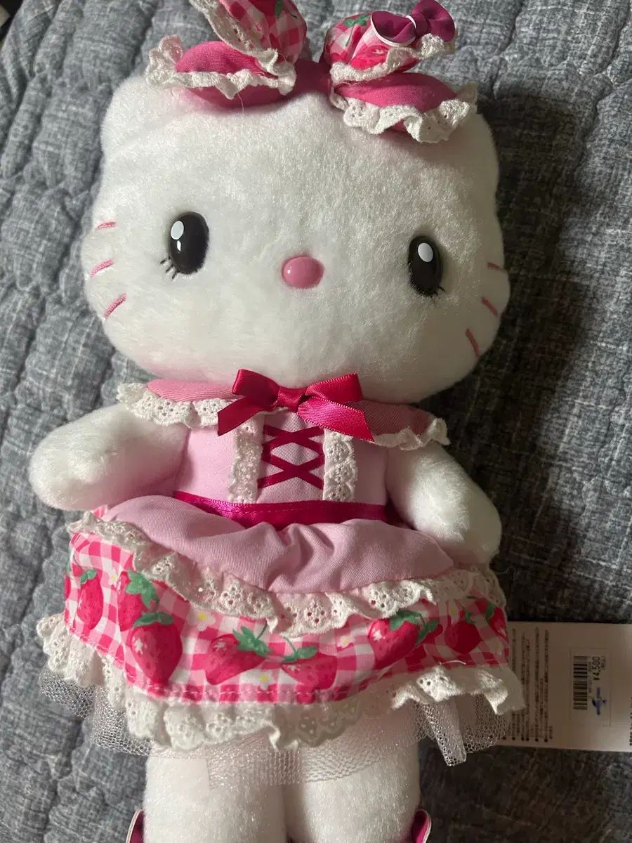 ユニバーサル ハローキティ ぬいぐるみ