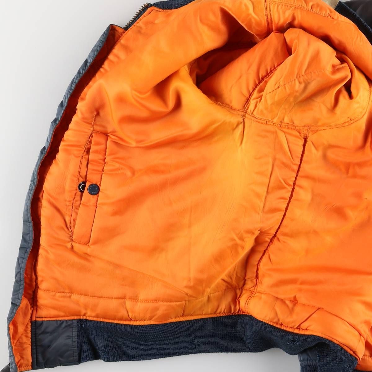 AVIREX MA-1タイプ