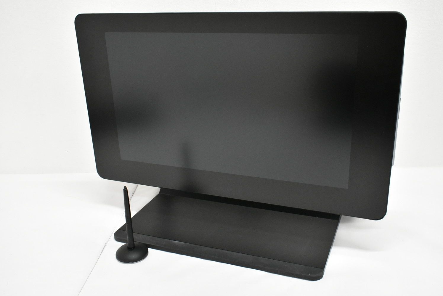 ワコム 液晶タブレット DTK-2420 Cintiq Pro 24 22年製 エルゴスタンド付き 液タブ ペンタブ イラスト -A 95-byebye