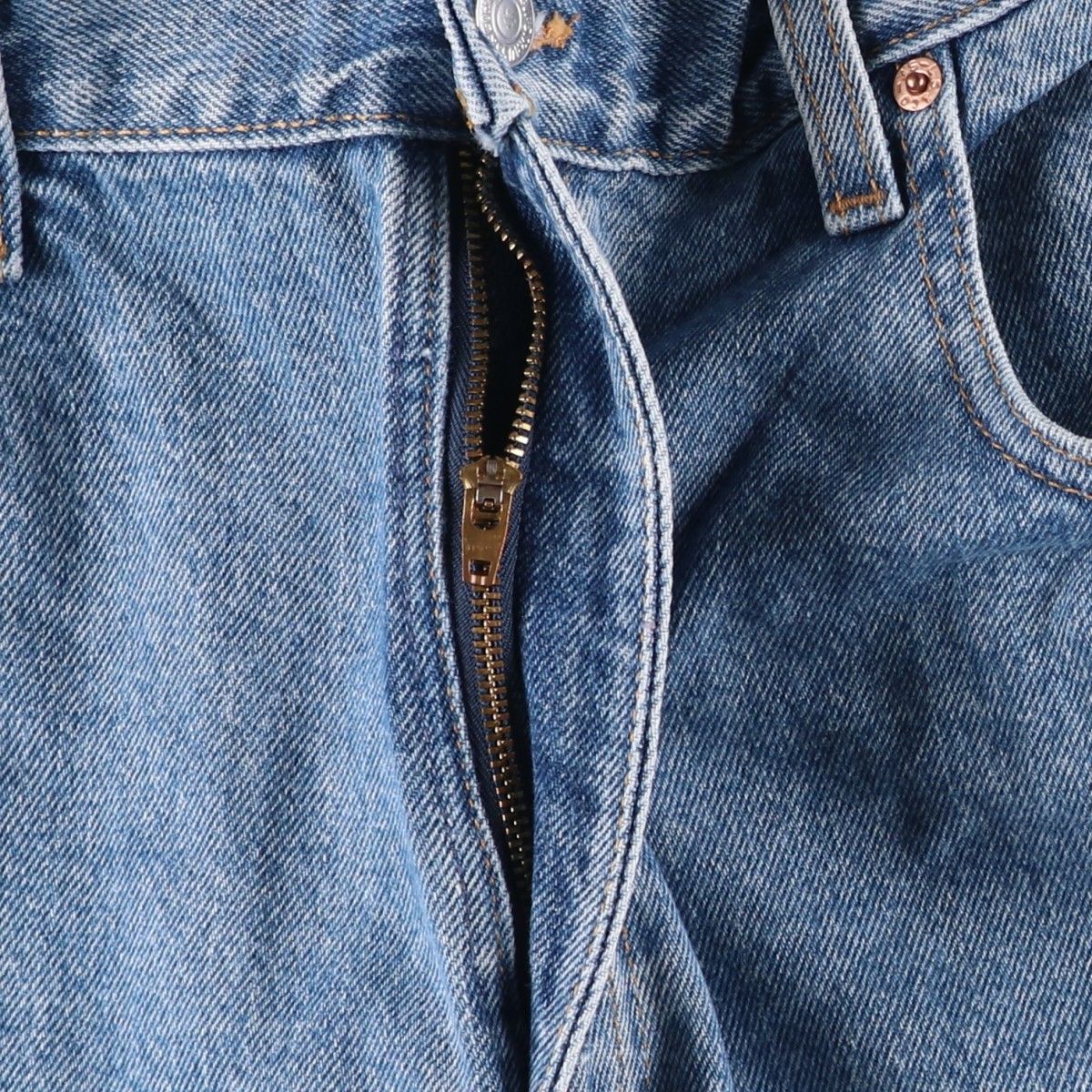 テーパードデニムパンツ