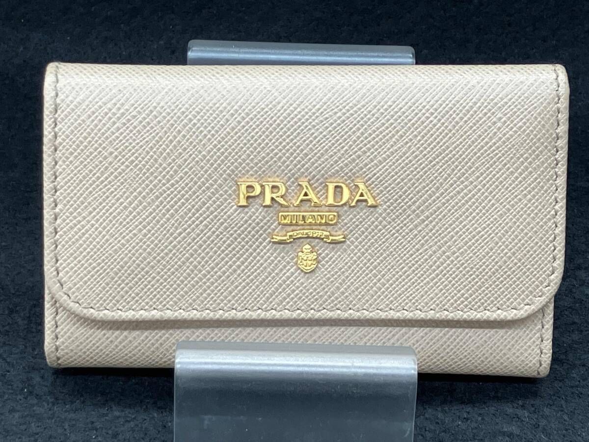 PRADA プラダ 42 6連キーケース ベージュ ブランド小物 - メルカリ