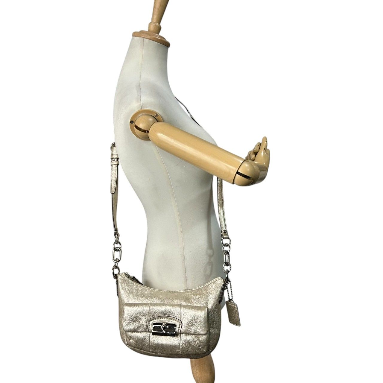 美品 コーチ COACH ショルダーバッグ クロスボディ 斜め掛け可 レザー