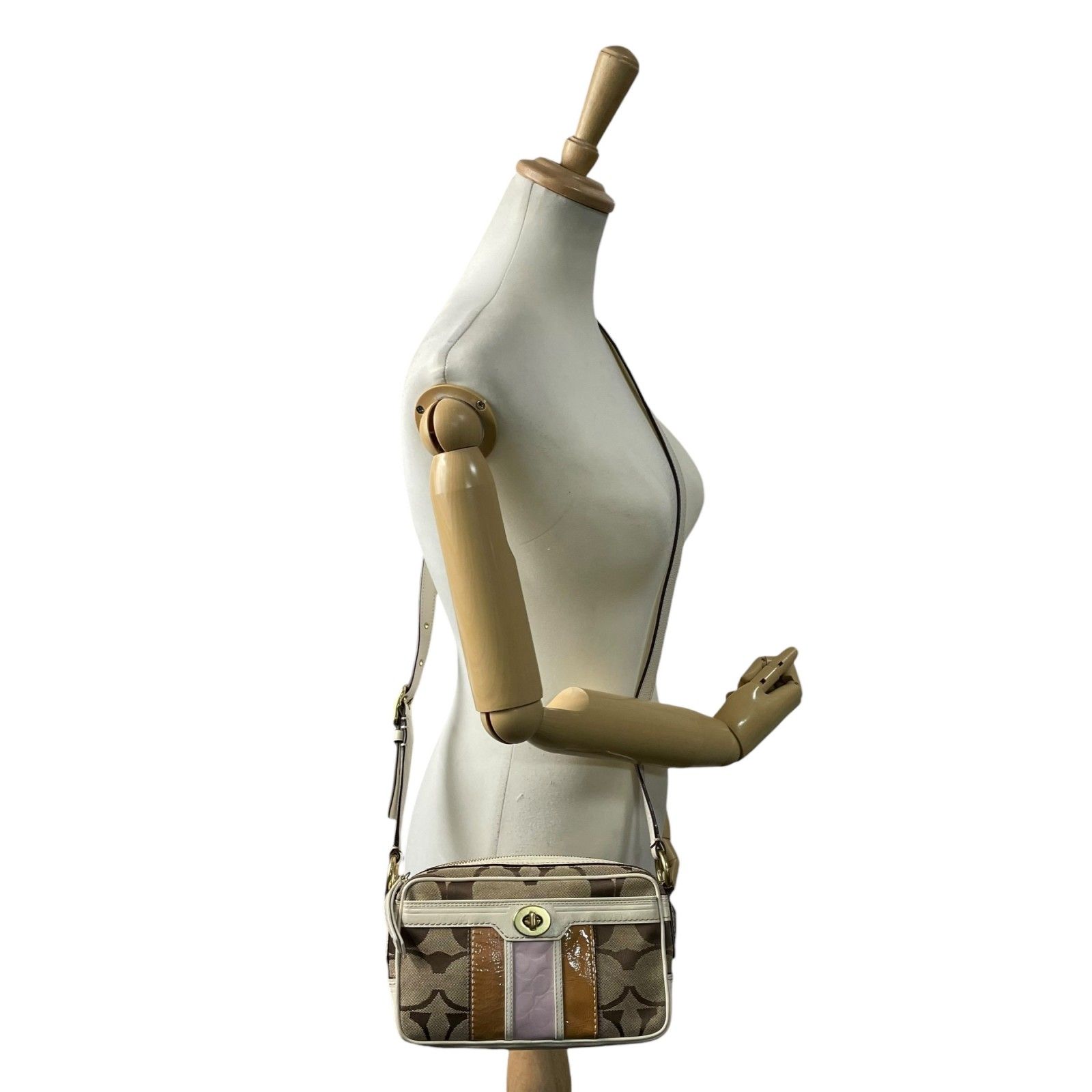 美品 コーチ COACH ショルダーバッグ シグネチャー ターンロック