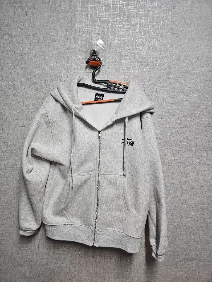 STUSSY ベーシック ジップアップ フーディー グレー