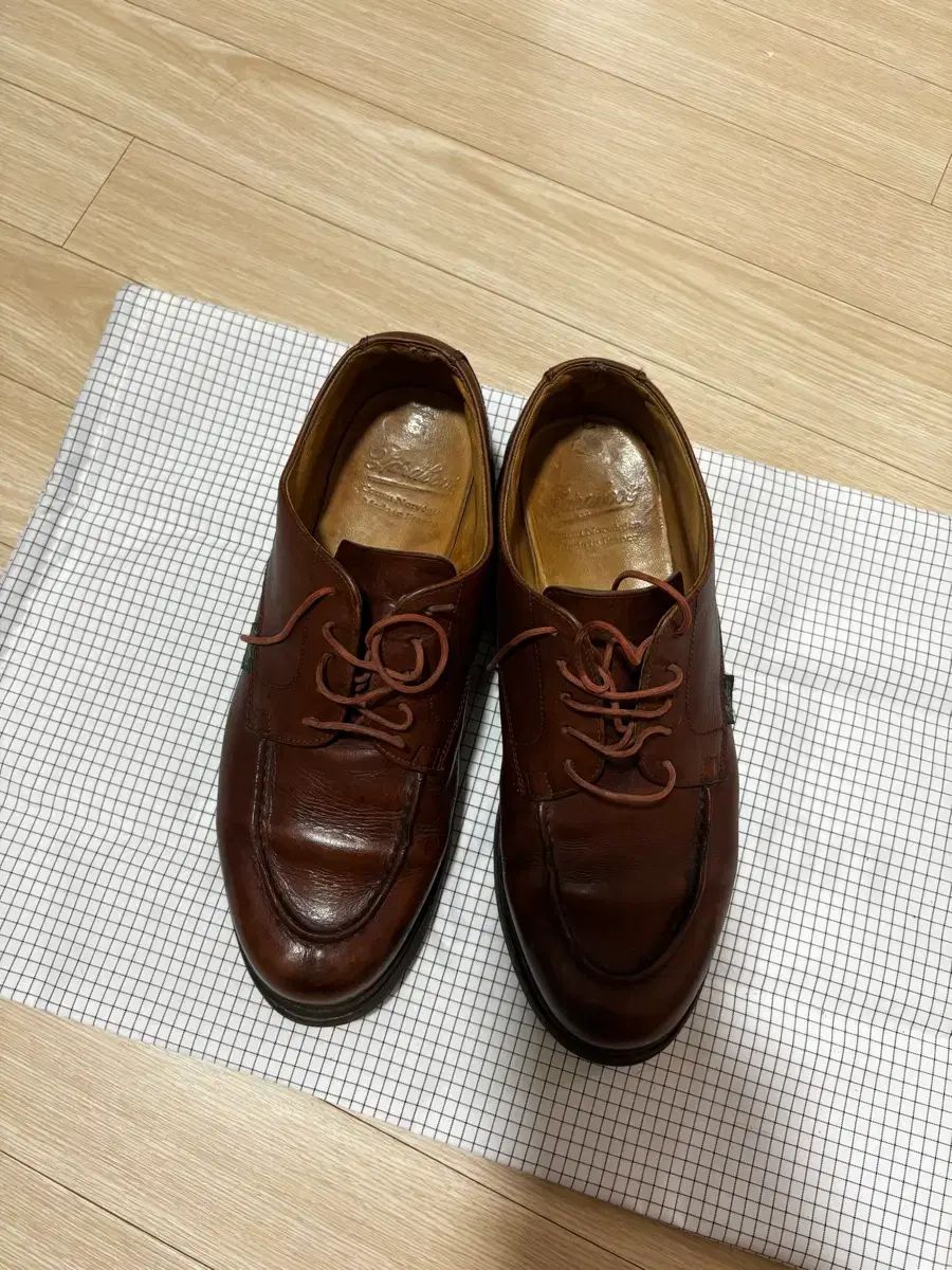 Paraboot シャンボード