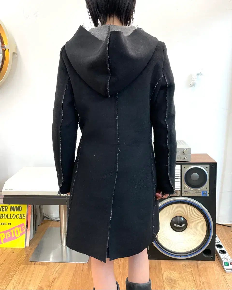 1 NOID ノアアイディー ローエッジ ダメージフリンジ ウール フーデッドコート 肌触り良好 定番カラー