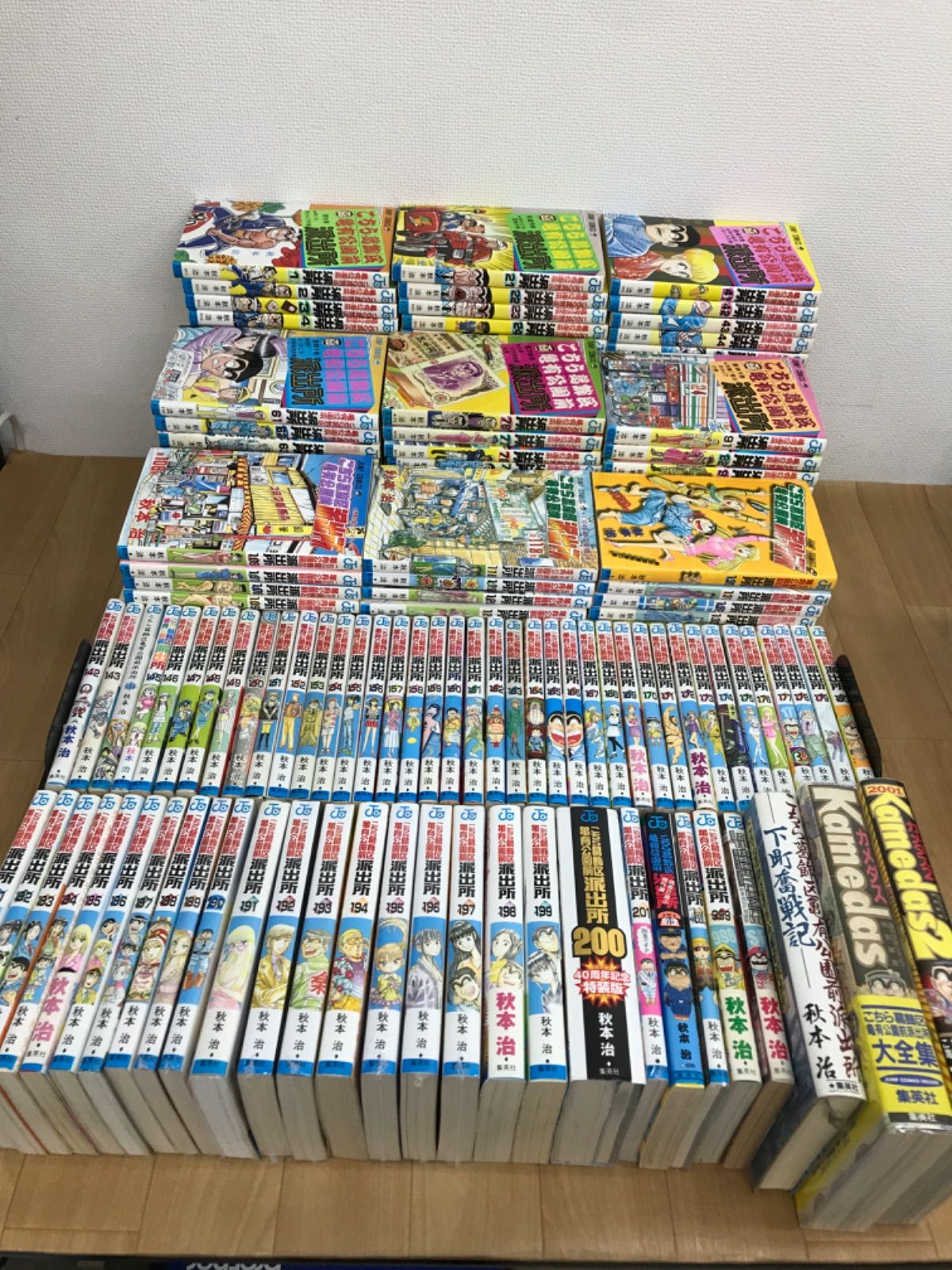 7冊 こち亀 コミック全巻 1～201巻 ＋関連本7冊セット こちら葛飾区亀有公園前派出所 200巻 特装版 口発送 IZ 12 A