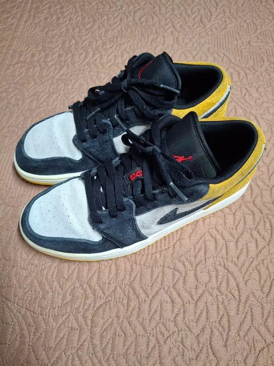 265 NIKE ジョーダン1 ロー スニーカー 1215