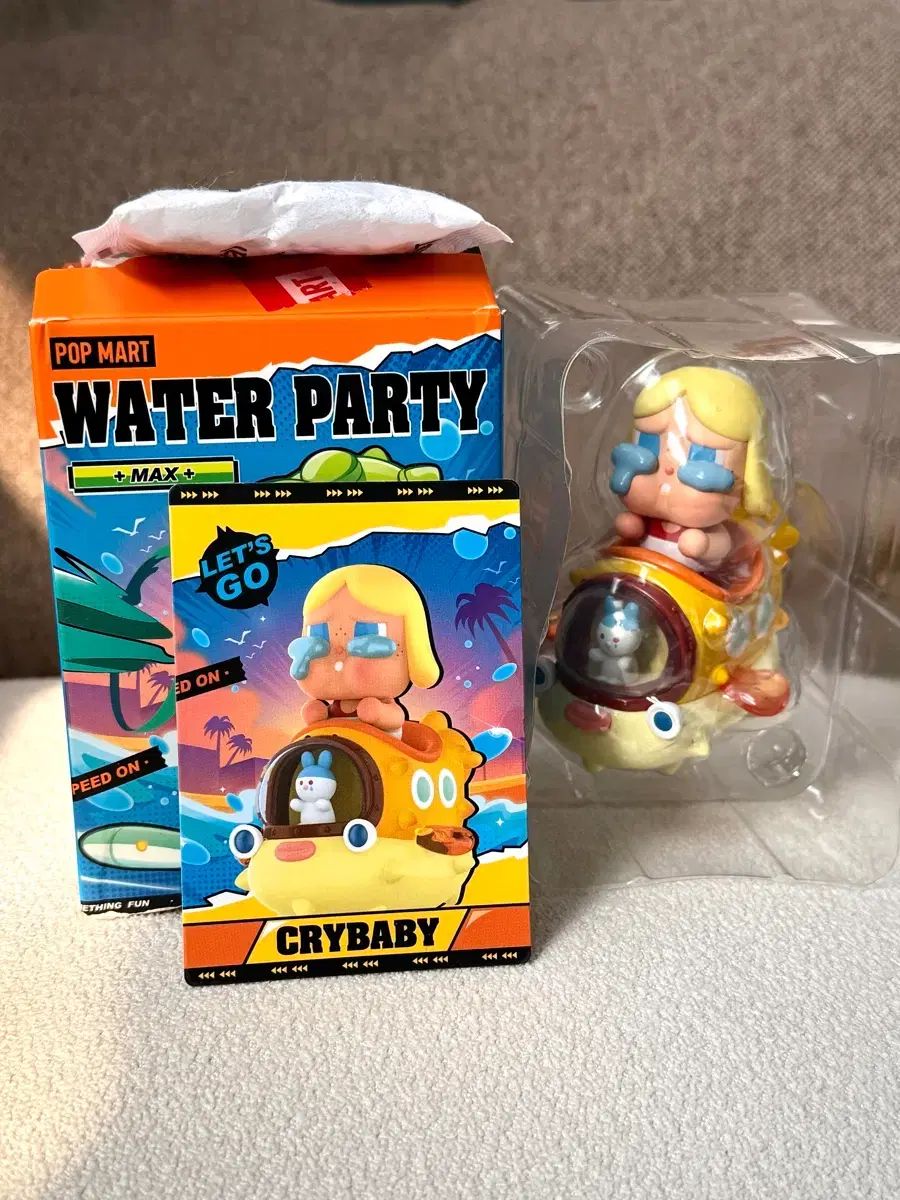 ポップマート Crybaby