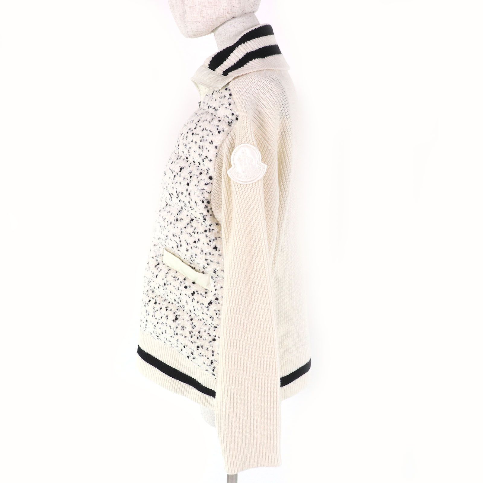 未使用品△MONCLER モンクレール 2023年製 CARDIGAN TRICOT ウール ロゴワッペン ツイード切替 ニット ダウンジャケット 白 黒 XS 正規品 未使用品△MONCLER モンクレール 2023年製 I20939B00002 CARDIGAN