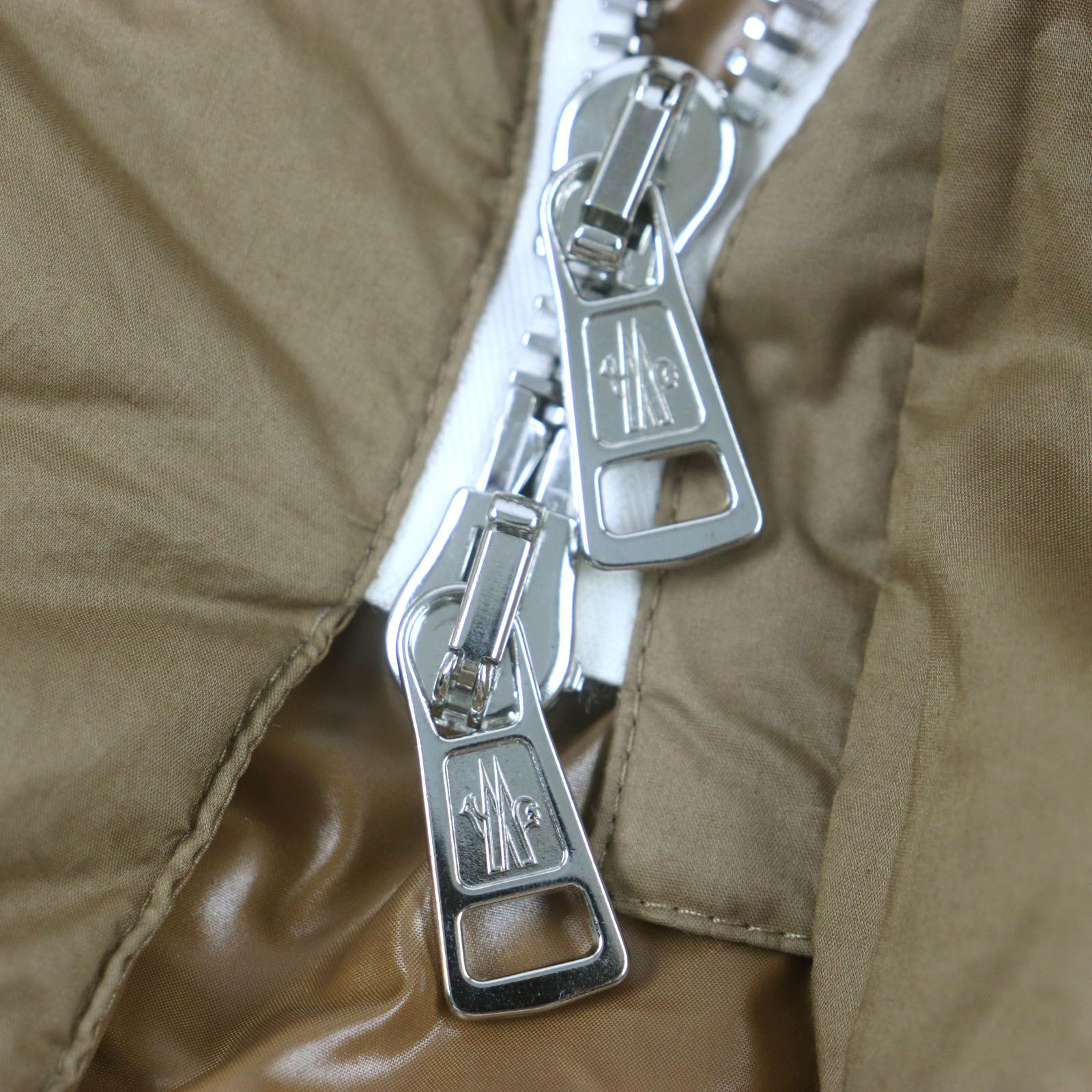 美品▽MONCLER モンクレール 20-21AW ROUBAUD フード・レザーワッペン