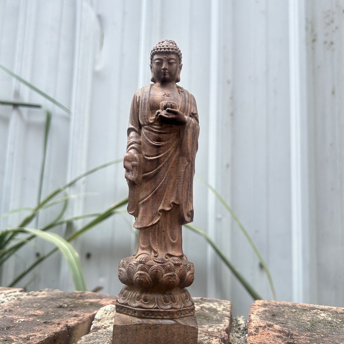 純手工彫刻 沈香木（じんこうぼく） 釈迦如来 仏像 木彫り 置物 書斎