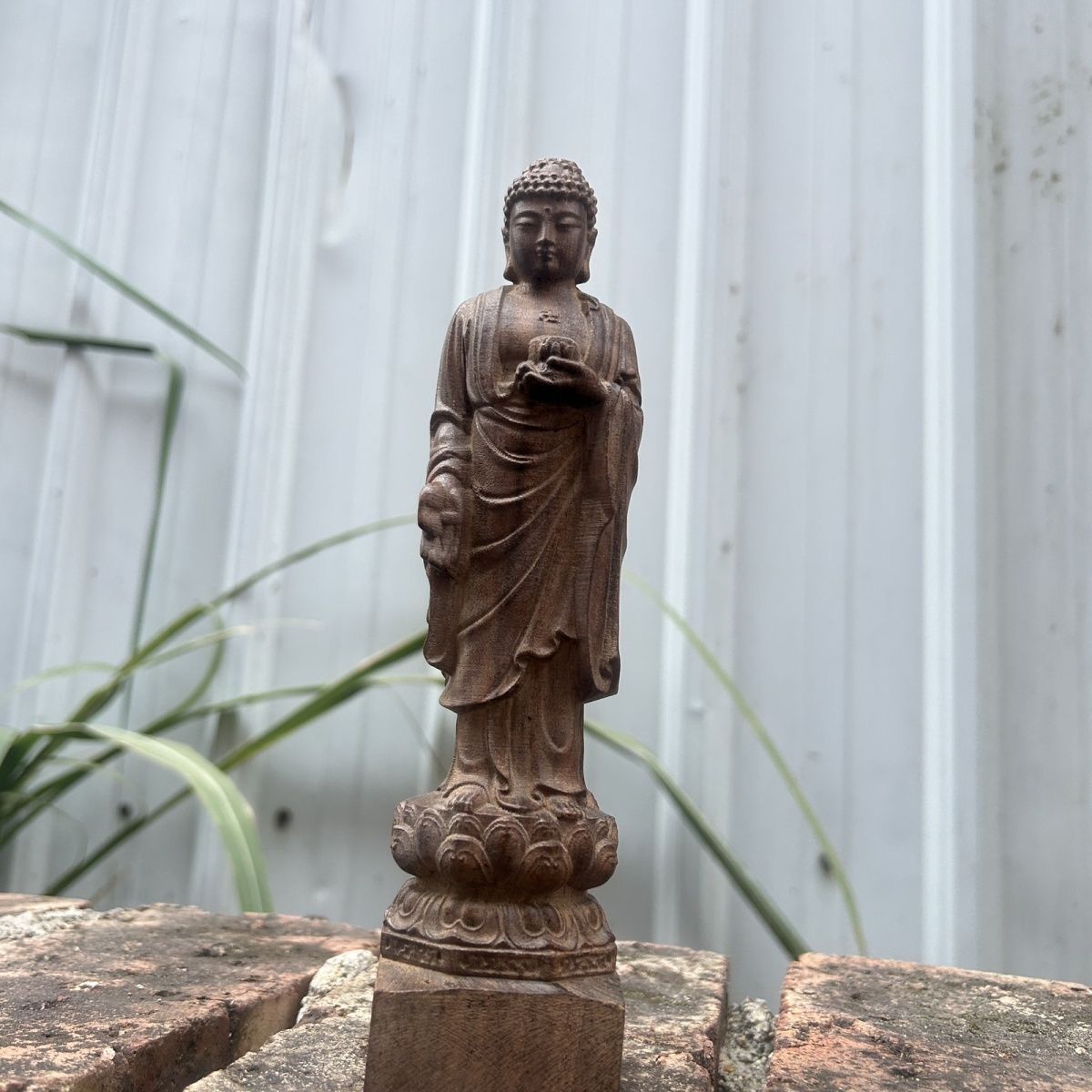 純手工彫刻 沈香木（じんこうぼく） 釈迦如来 仏像 木彫り 置物 書斎