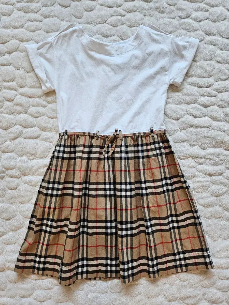 バーバリーキッズ ワンピース 8 y