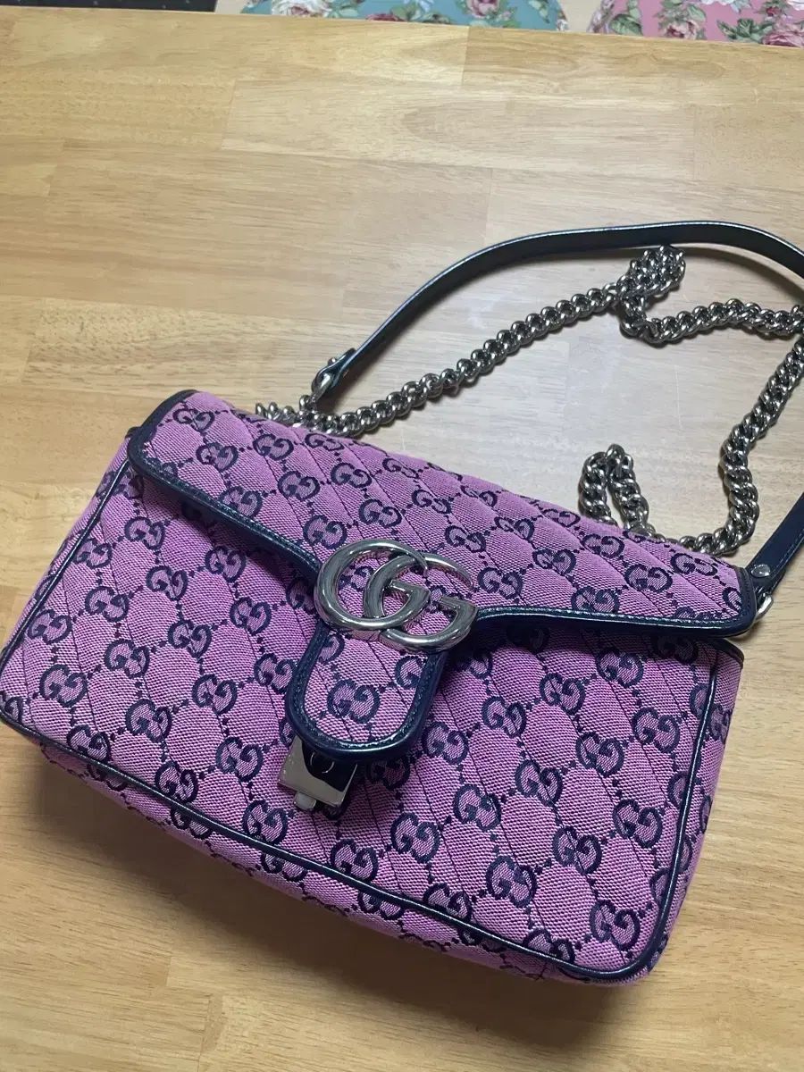 グッチ ピンクエディション ショルダーバッグ
