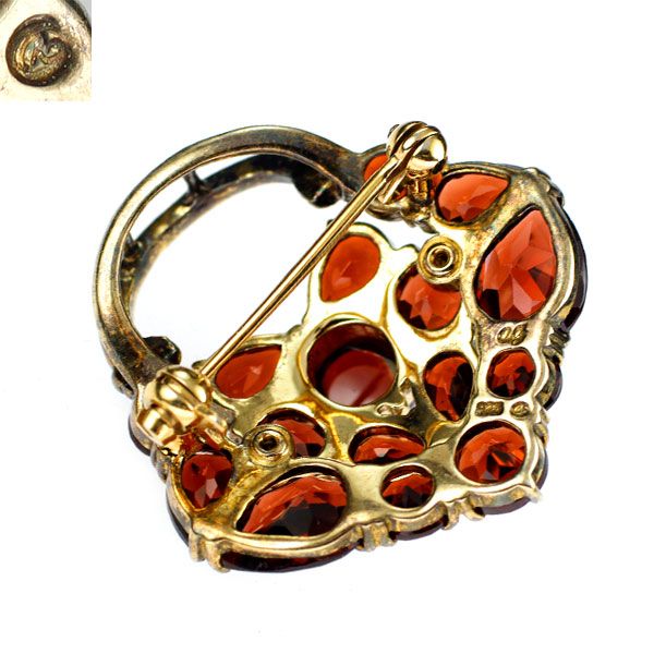 碌山 SV ガーネット ブローチ 兼ペンダントトップ - メルカリ