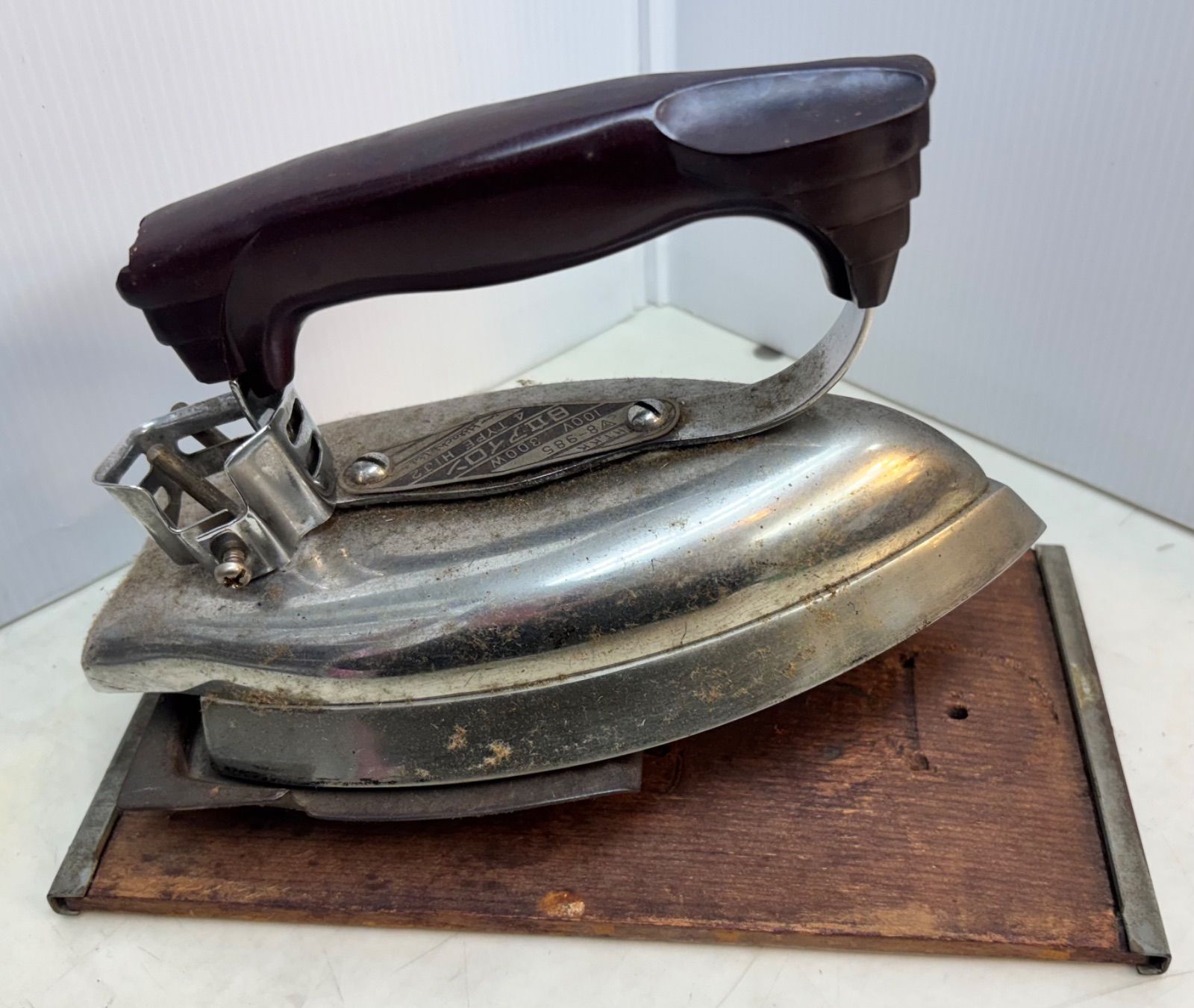 ◇HITACHI ヴィンテージウッドケース 昭和レトロアイロン アンティーク