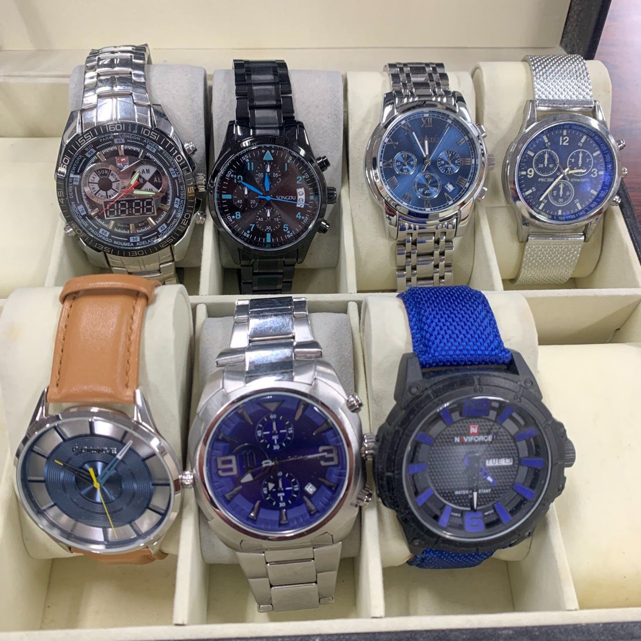 腕時計 まとめ売り 7点セット ブランド品 メンズ 時計ケース付 腕時計 まとめ売り 7点セット ブランド品 メンズ 時計ケース付