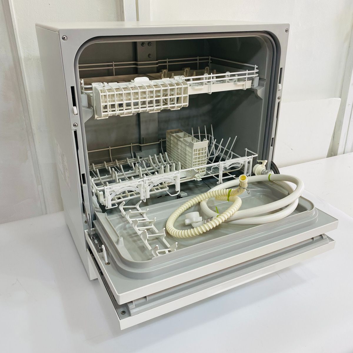 Panasonic パナソニック 食器洗い乾燥機 NP-TA4-W ホワイト 5人分 卓上 