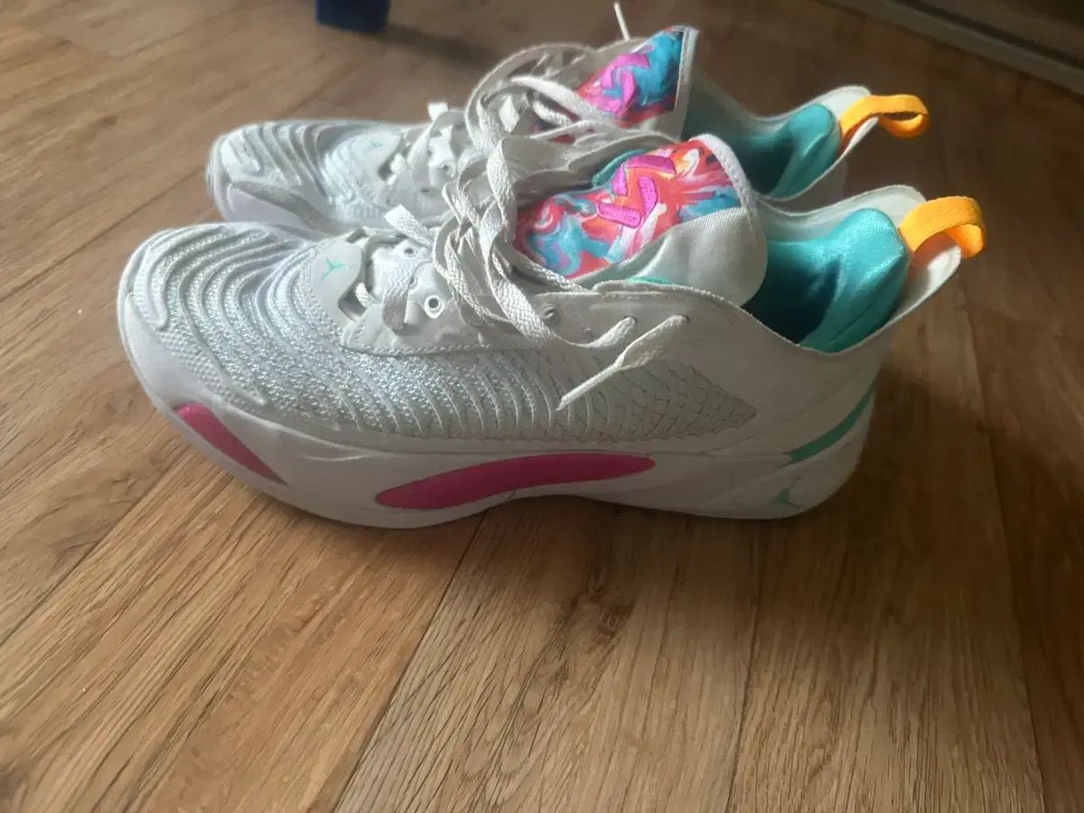 Nike ルカ ルカワンバッシュ ピンク Jordan バスケットボールシューズ