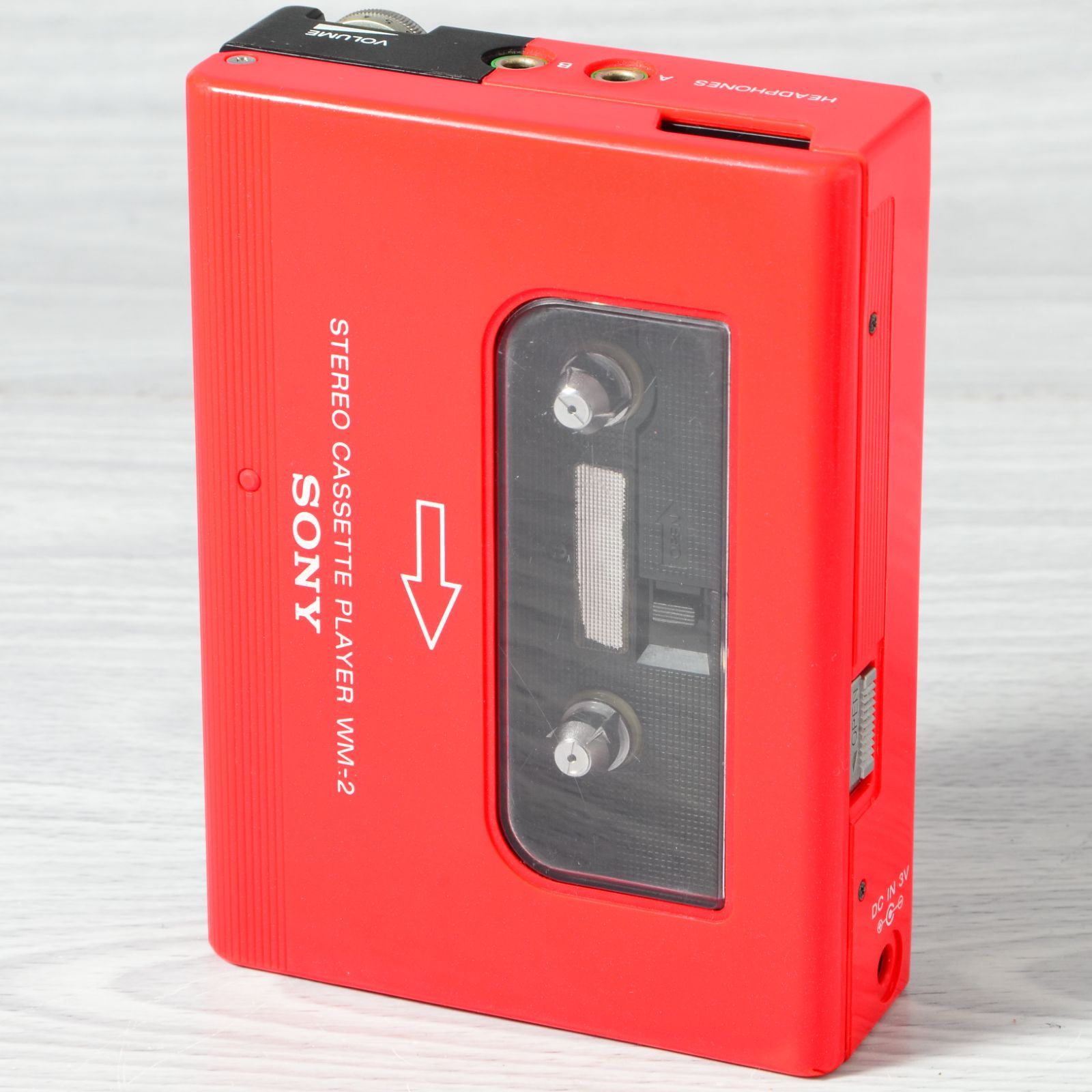 SONY WALKMAN WM-2 カセットウォークマン レッド 電池ボックス等 SONY WALKMAN WM-2 カセットウォークマン レッド ケース付 整備済