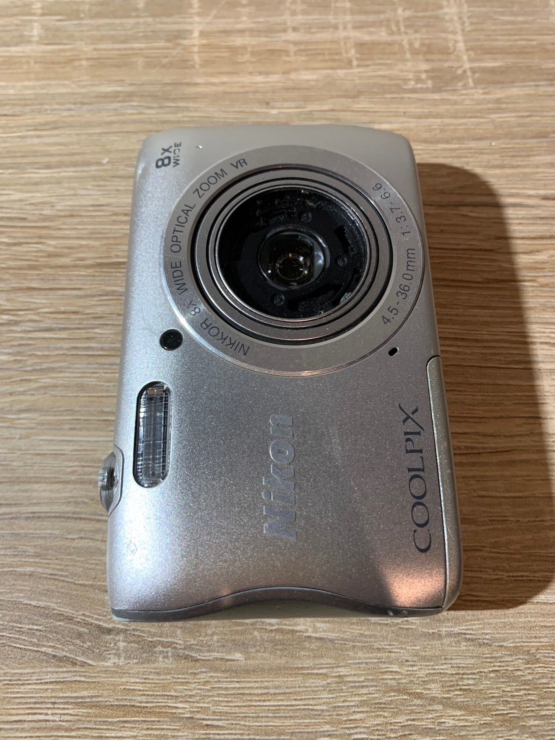 7689 Nikon ニコン COOLPIX S3700 シルバー デジカメ ジャンク品