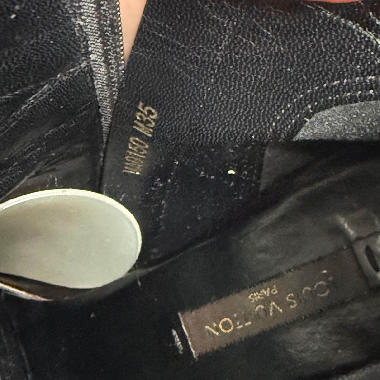 LOUIS VUITTON ルイヴィトン LVロゴ レザー ブーツ ポインテッドトゥ