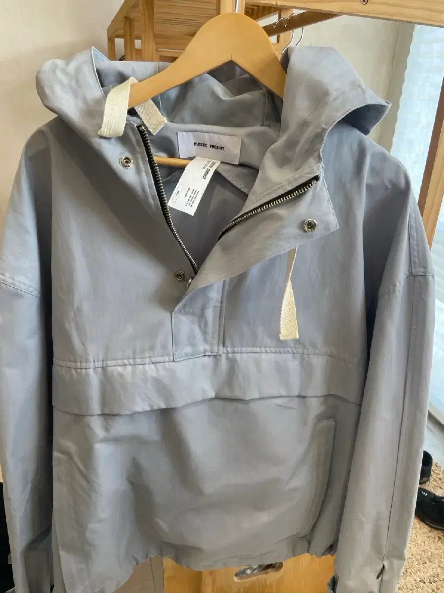 プラスチックプロダクト ウィンドブレーカー