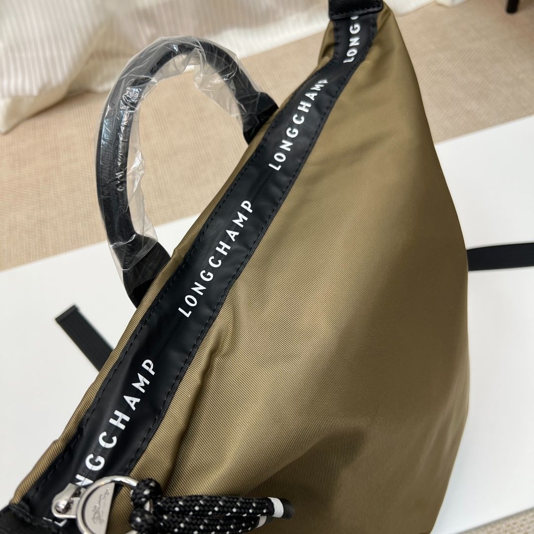? ♥ LONGCHAMP 大容量 男女兼用 帰省 旅行バッグ ファション 抜群 リュック リュックサック バックパック ダークグレー デザイン大容量 上品なデザイン 軽量