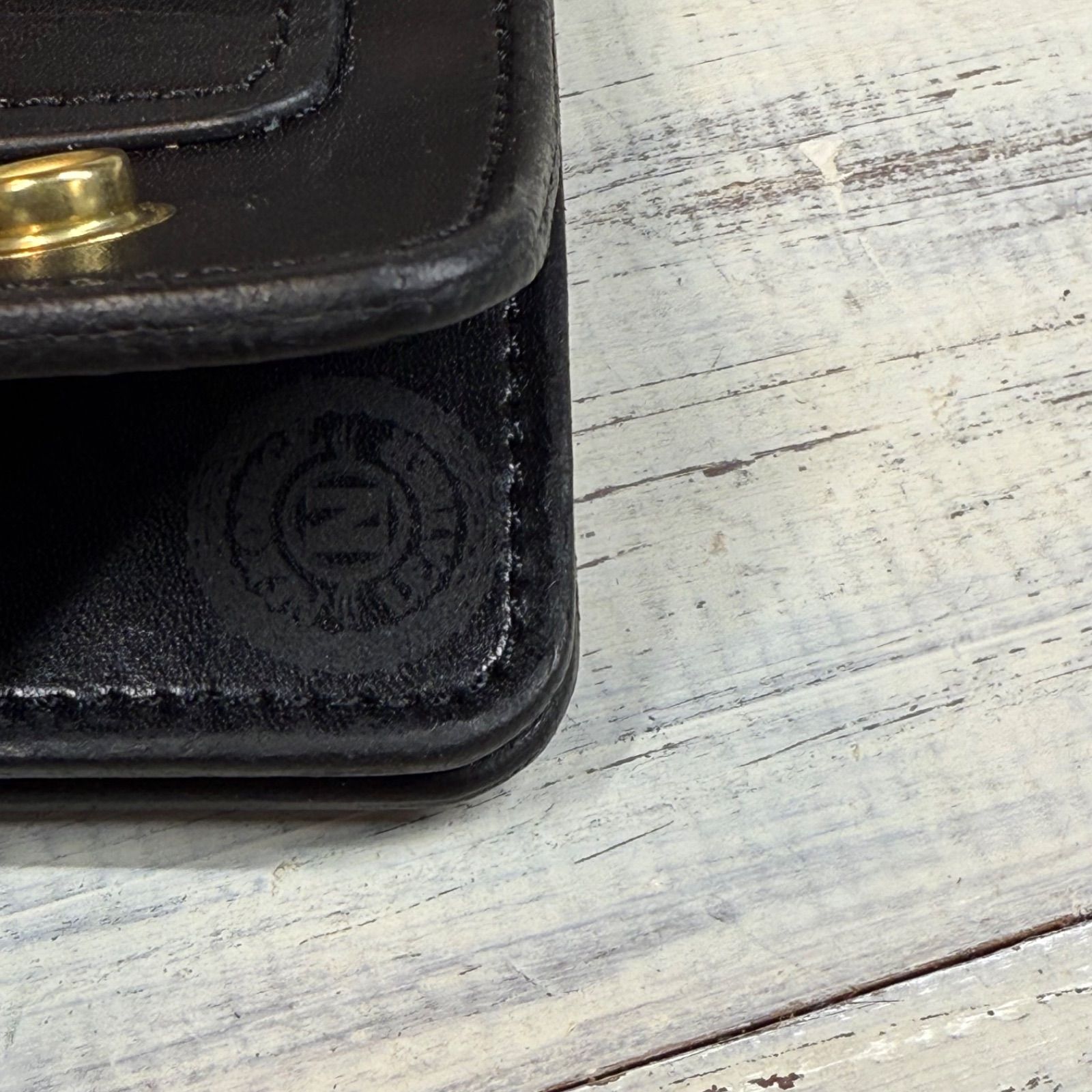 トラッカーウォレット ロング 3層】 ブラック ゴールド universal