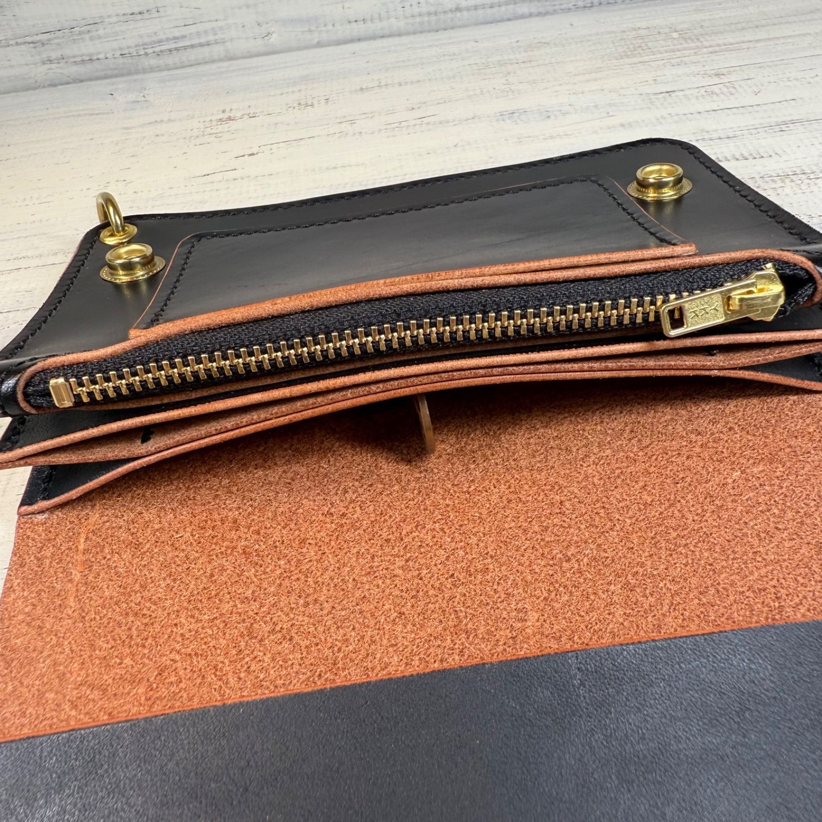 トラッカーウォレット ミドル3層】ブラック 茶芯 ゴールド YKK - メルカリ