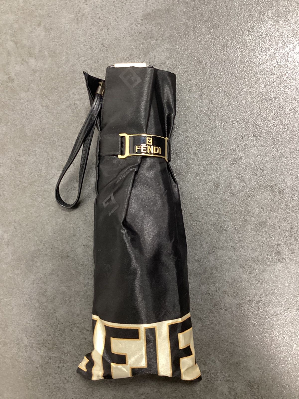 FENDI /フェンディ ロゴ ズッカ柄 折りたたみ傘 美品 - メルカリ