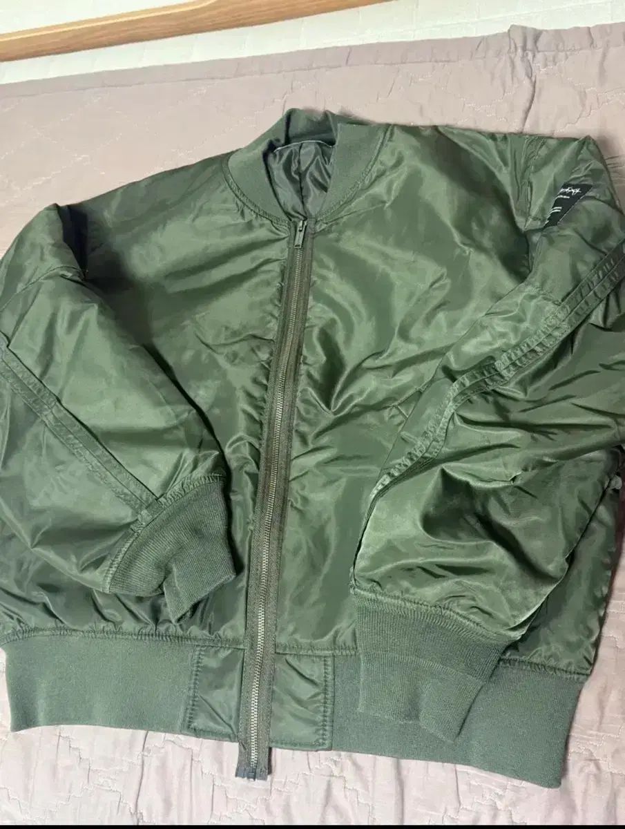 지유 ma-1 ジャケット