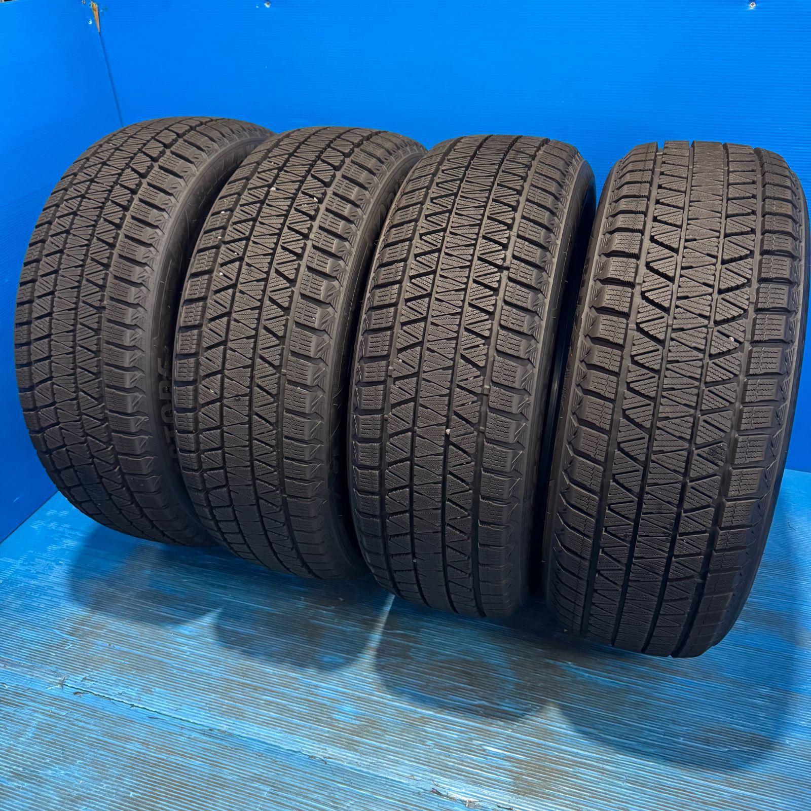 【値下げ】ブリヂストン BLIZZAK DM-V3 235/55R20 2021年製 中古 残溝9mm以上 スタッドレスタイヤ 4本セット