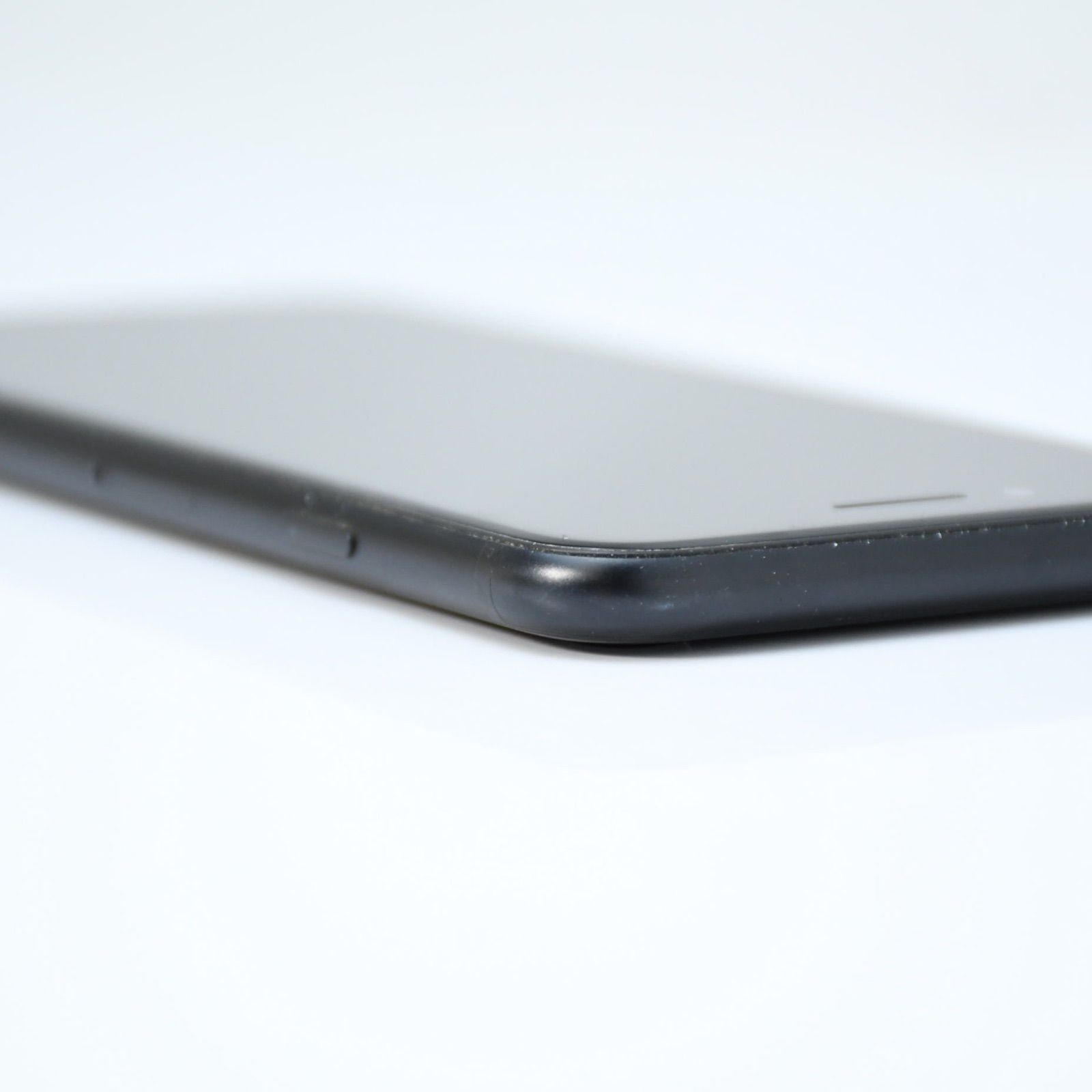  docomo SIMフリー iPhone SE 第２世代 64 GB ブラック スマートフォン本体 スマートフォン 携帯電話