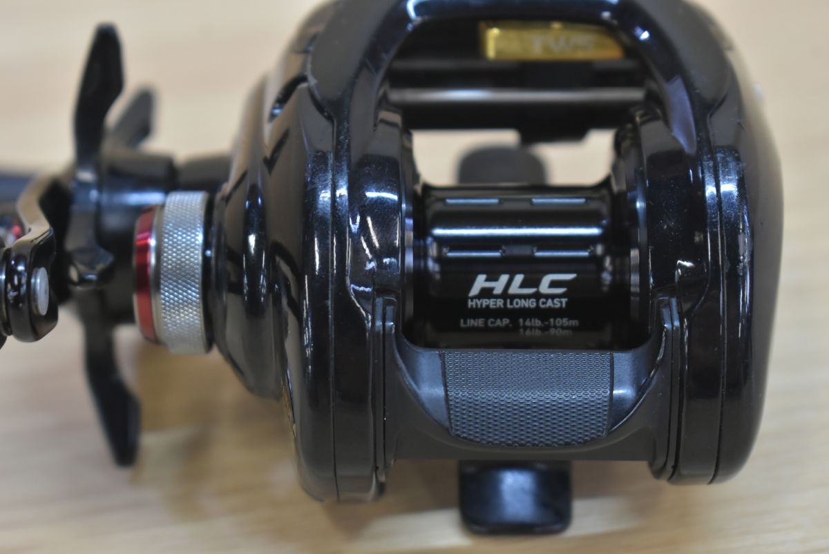 ダイワ 15 タトゥーラ HLC 7.3L-TW 左 DAIWA TATULA ベイトリール バス