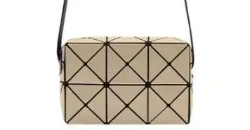 BAO ISSEY MIYAKE バオバオイッセイミヤケ キュー Q チャンミン ボイド クロスバック ベージュ