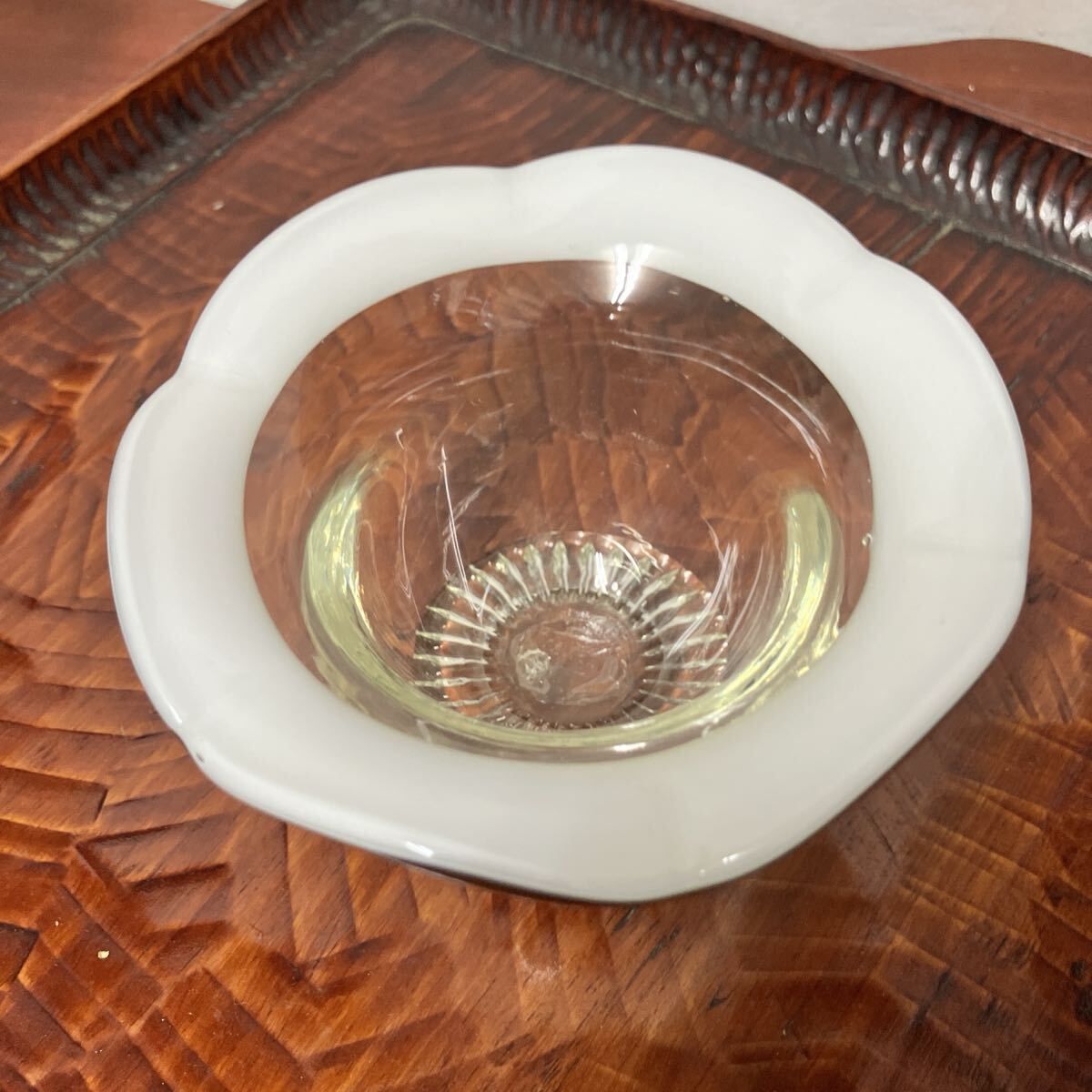 昭和レトロ ガラスコンポート 乳白フリル 脚付きガラス鉢 ミルクガラス