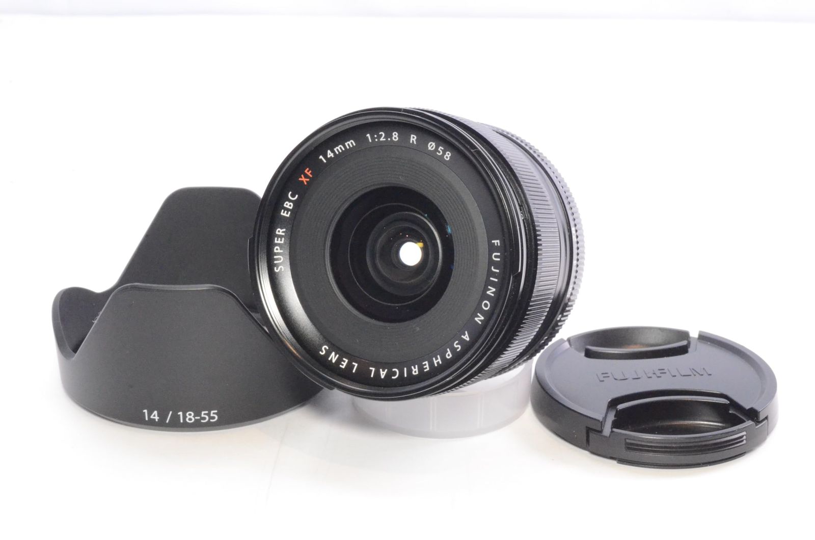 レンズフード付き フジフィルム XF 14 mm F 2.8 R 単焦点 広角レンズ
