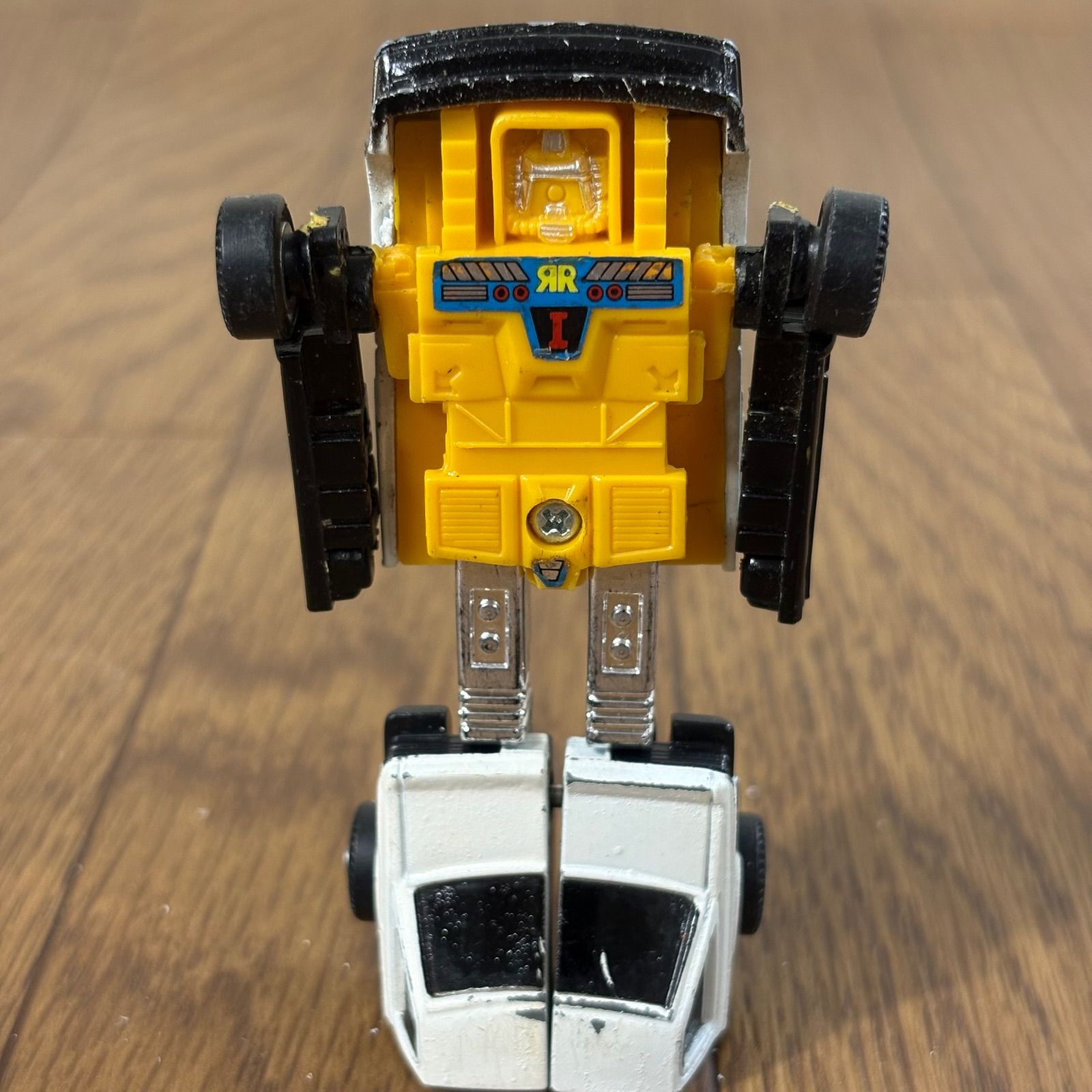 ミニカー警視庁 トミカサウンドダンディ日産キャラバンパトロールカー